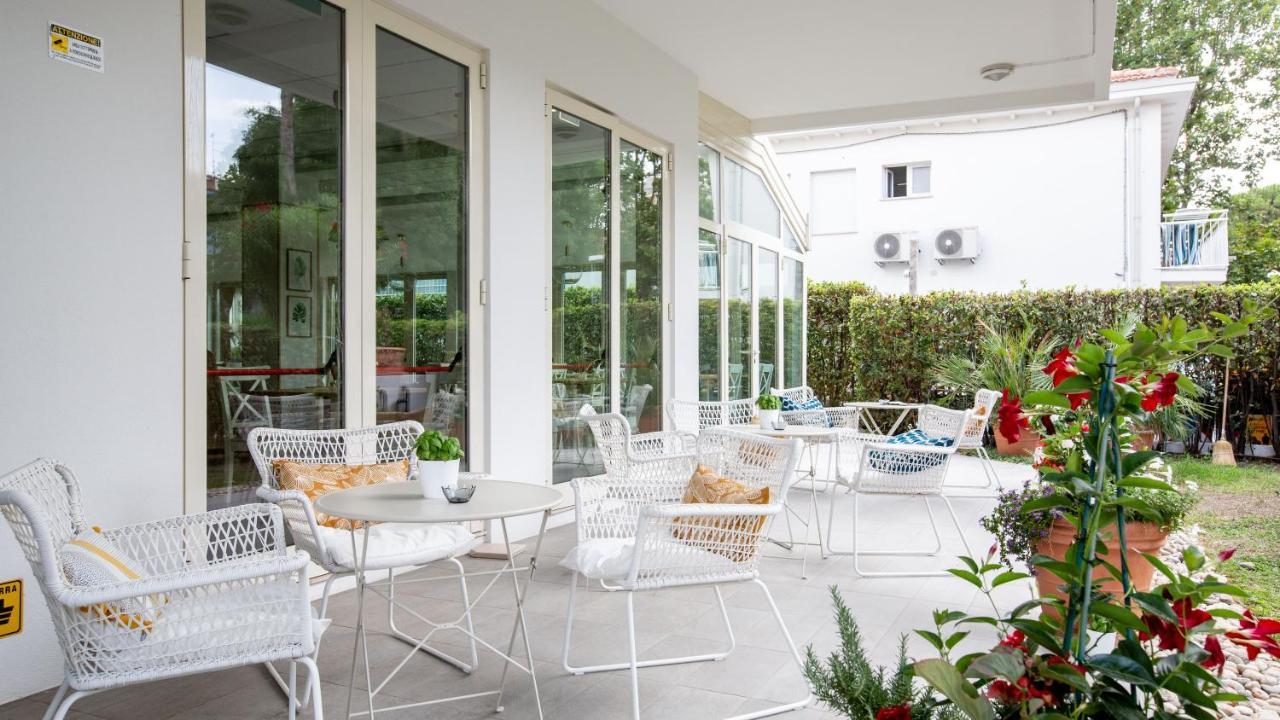 Beyou Hotel Villa Rosa Riccione Bagian luar foto
