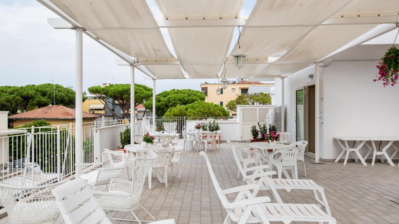 Beyou Hotel Villa Rosa Riccione Bagian luar foto