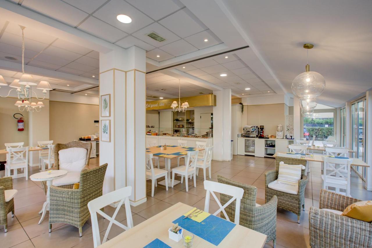 Beyou Hotel Villa Rosa Riccione Bagian luar foto