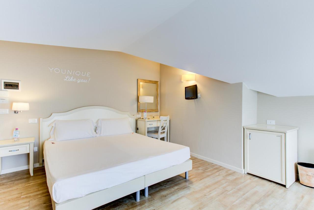 Beyou Hotel Villa Rosa Riccione Bagian luar foto