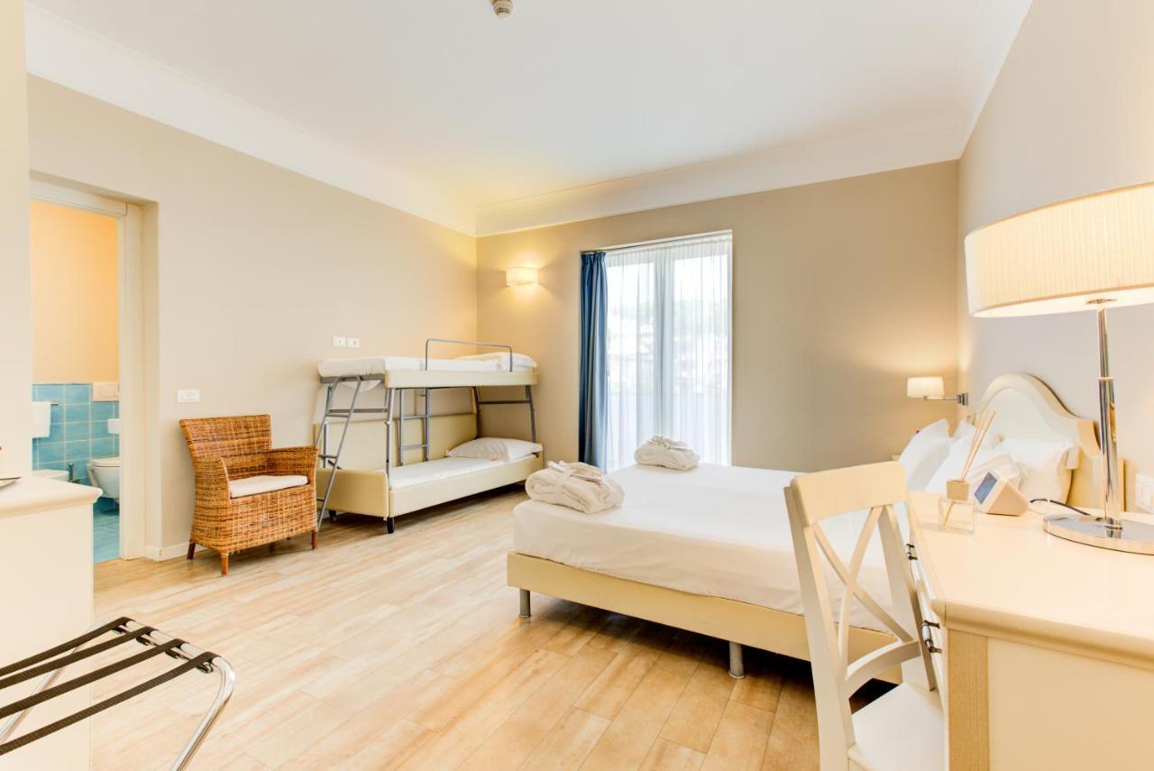 Beyou Hotel Villa Rosa Riccione Bagian luar foto