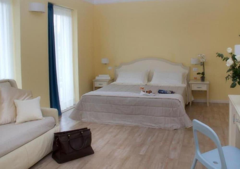Beyou Hotel Villa Rosa Riccione Bagian luar foto